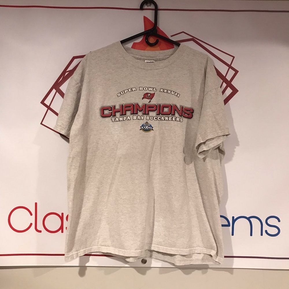 Vintage 2000's Adult Delta Pro Weight Brand Tampa Bay Bucs Super Champions Shirt